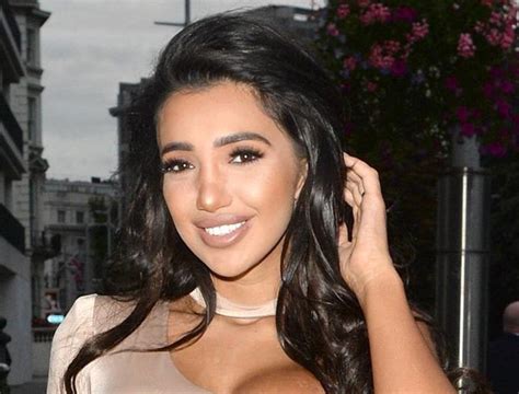 chloe khan net worth.